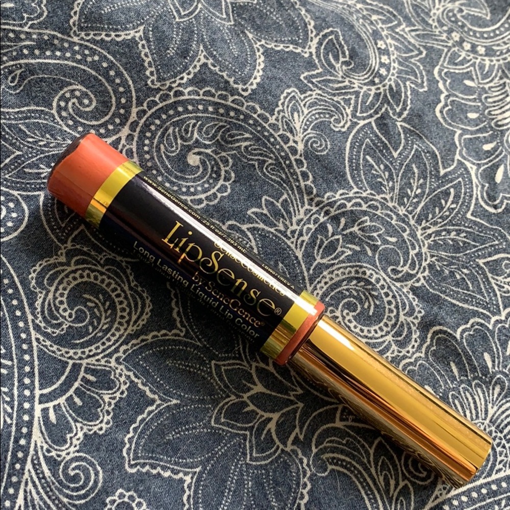 LipSense Luv It long wear lip color